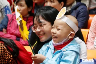 Ngày hội Hoa hướng dương ở Huế: 'Con ước có một bộ áo quần siêu nhân'